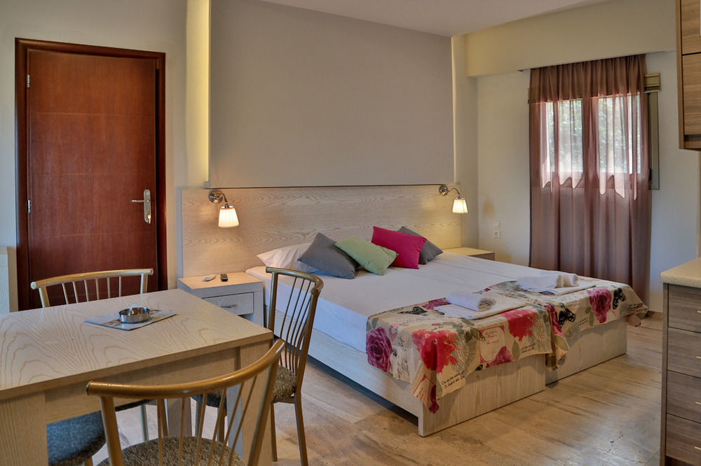 Attalos Apartments Agia Pelagia  Exterior foto